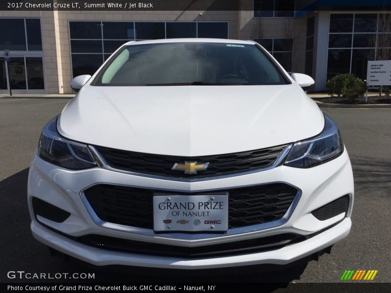Summit White / Jet Black 2017 Chevrolet Cruze LT