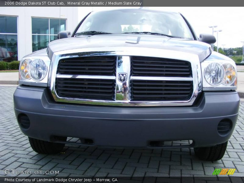 Mineral Gray Metallic / Medium Slate Gray 2006 Dodge Dakota ST Club Cab