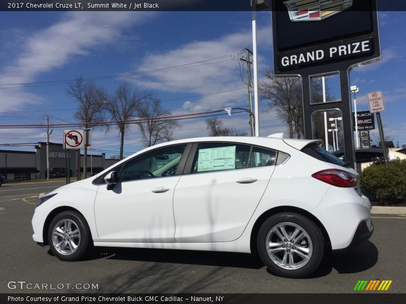 Summit White / Jet Black 2017 Chevrolet Cruze LT