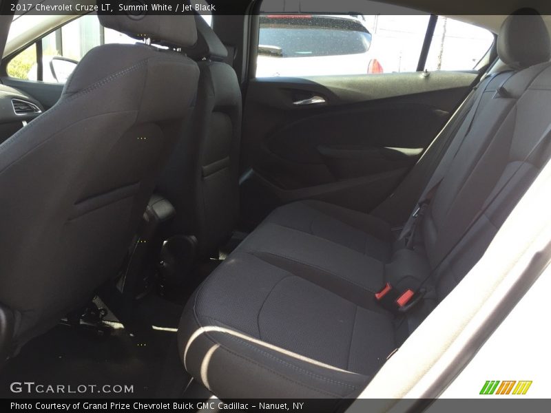 Summit White / Jet Black 2017 Chevrolet Cruze LT