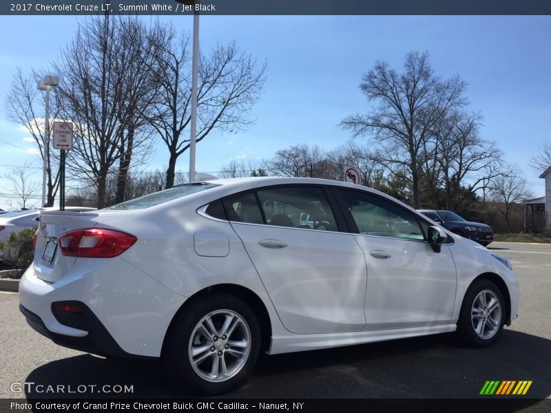 Summit White / Jet Black 2017 Chevrolet Cruze LT