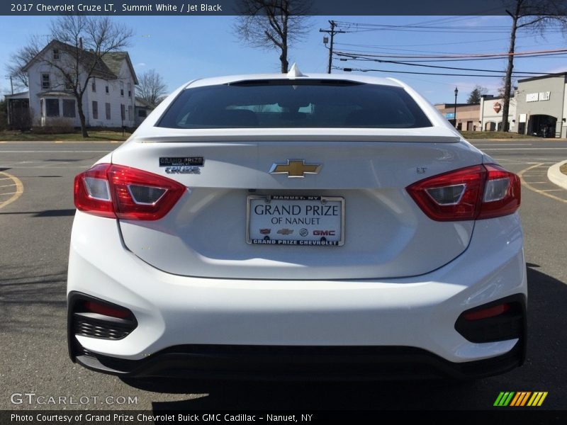 Summit White / Jet Black 2017 Chevrolet Cruze LT