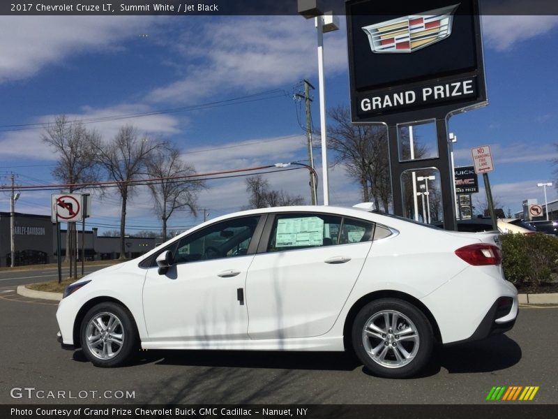 Summit White / Jet Black 2017 Chevrolet Cruze LT
