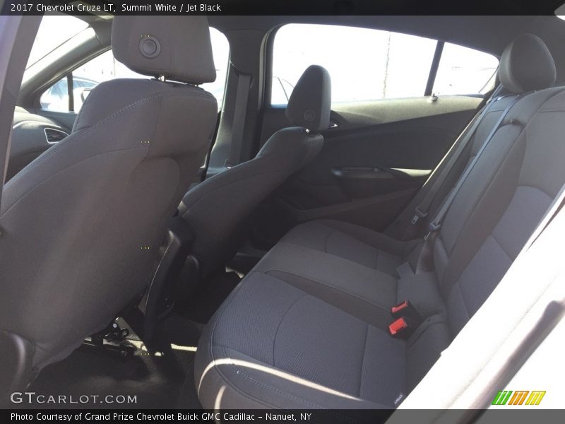 Summit White / Jet Black 2017 Chevrolet Cruze LT