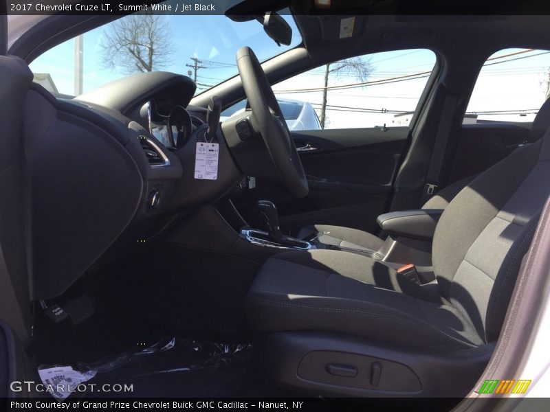 Summit White / Jet Black 2017 Chevrolet Cruze LT
