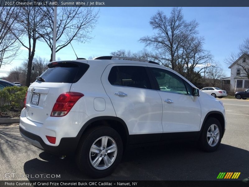 Summit White / Jet Black 2017 Chevrolet Trax LT AWD