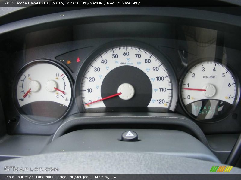 Mineral Gray Metallic / Medium Slate Gray 2006 Dodge Dakota ST Club Cab