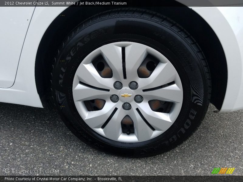 Summit White / Jet Black/Medium Titanium 2012 Chevrolet Cruze LS