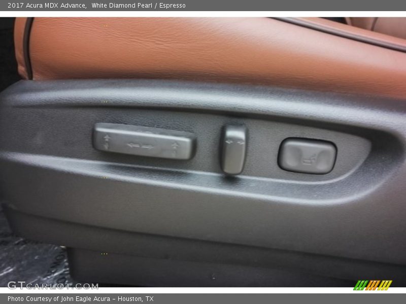 White Diamond Pearl / Espresso 2017 Acura MDX Advance