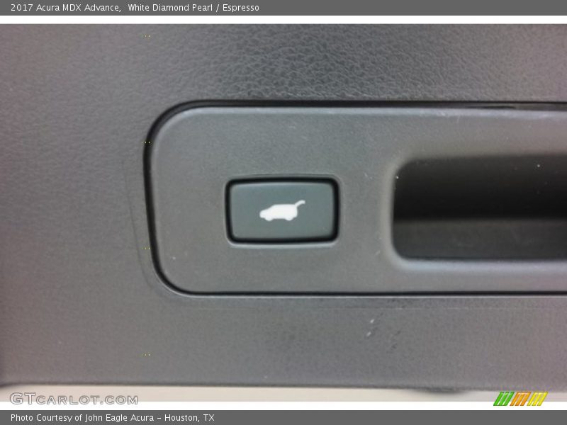 White Diamond Pearl / Espresso 2017 Acura MDX Advance