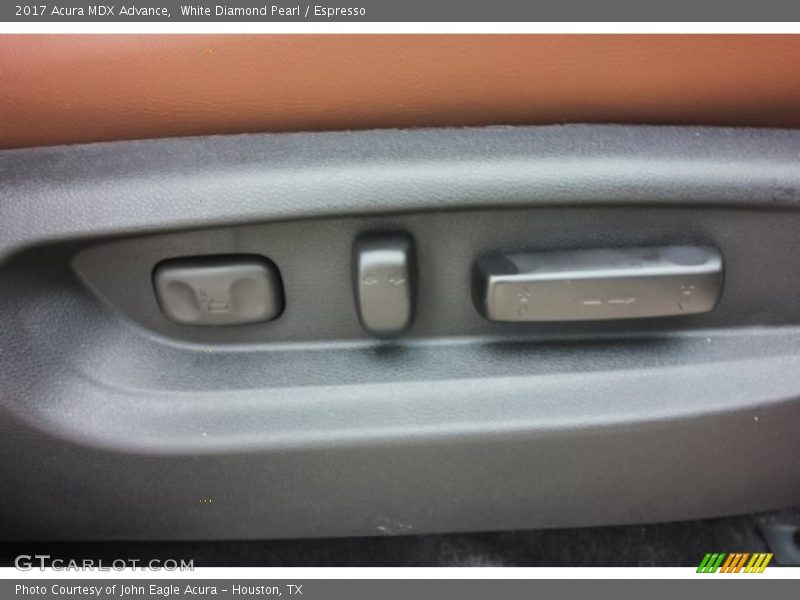 White Diamond Pearl / Espresso 2017 Acura MDX Advance