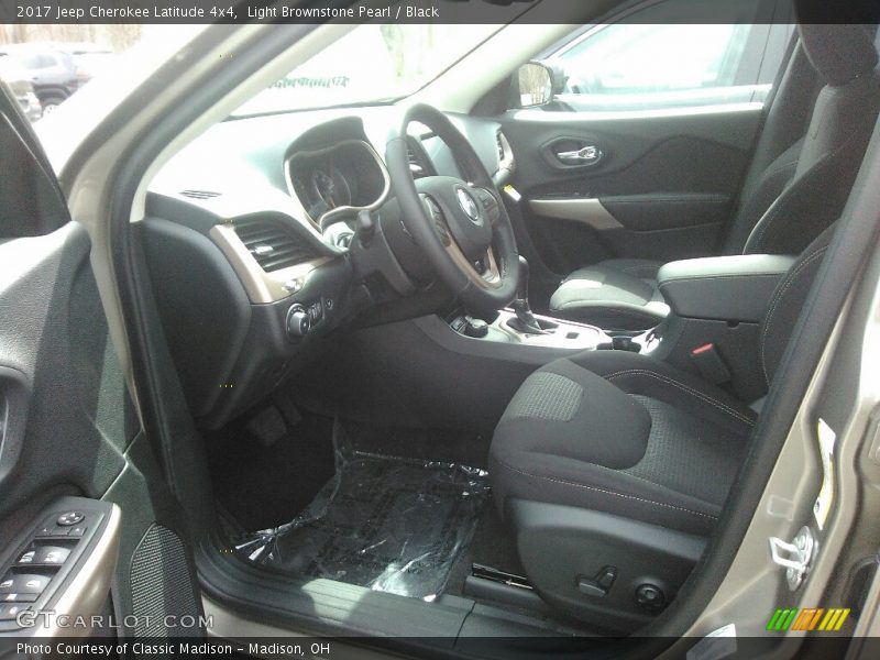 Light Brownstone Pearl / Black 2017 Jeep Cherokee Latitude 4x4