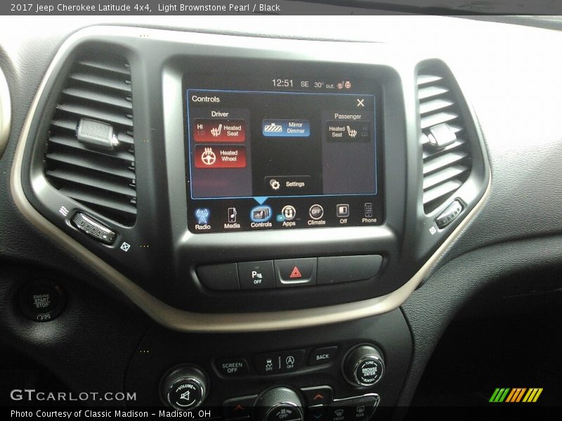 Light Brownstone Pearl / Black 2017 Jeep Cherokee Latitude 4x4