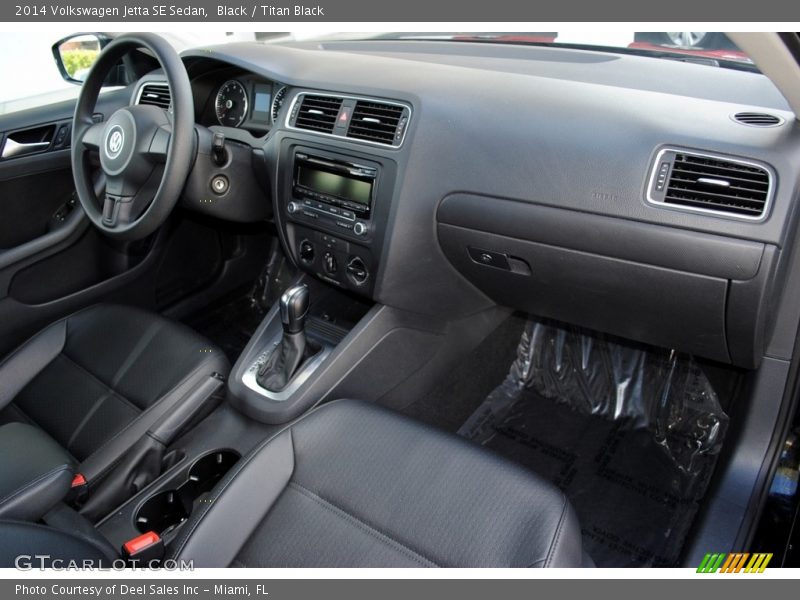 Black / Titan Black 2014 Volkswagen Jetta SE Sedan