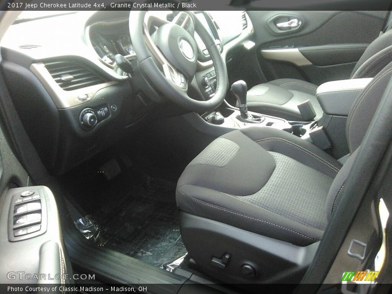 Granite Crystal Metallic / Black 2017 Jeep Cherokee Latitude 4x4