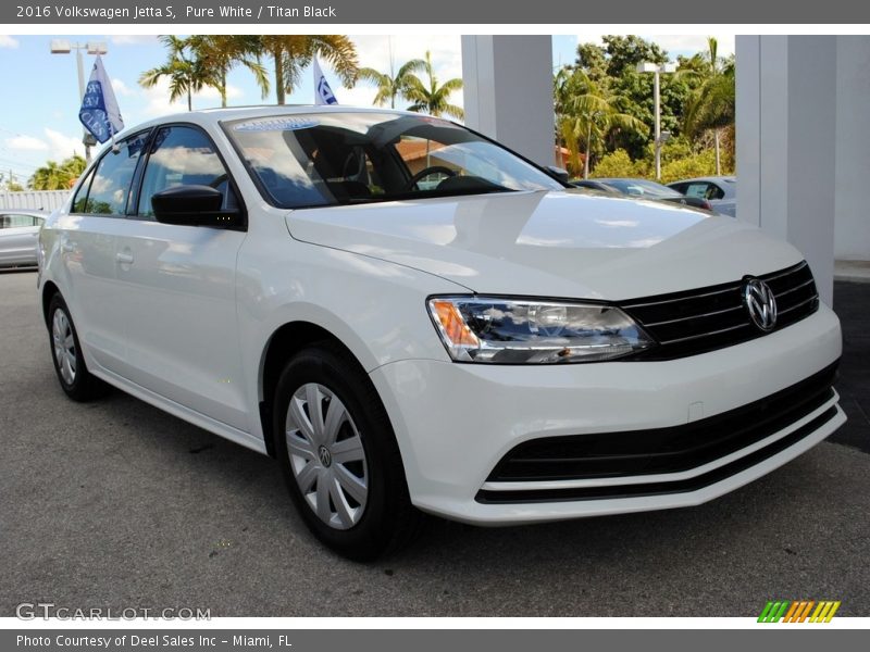 Pure White / Titan Black 2016 Volkswagen Jetta S