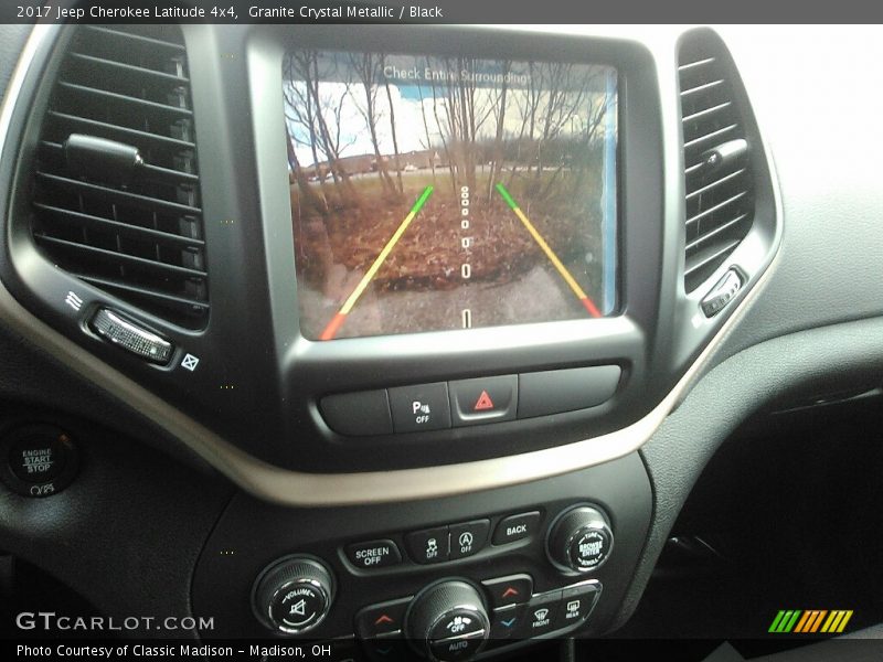 Granite Crystal Metallic / Black 2017 Jeep Cherokee Latitude 4x4