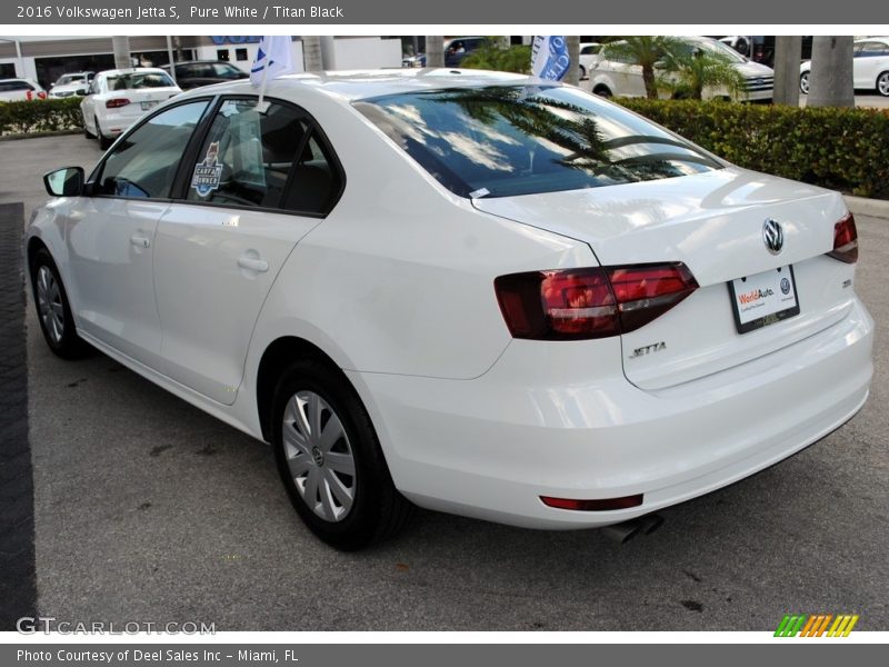 Pure White / Titan Black 2016 Volkswagen Jetta S