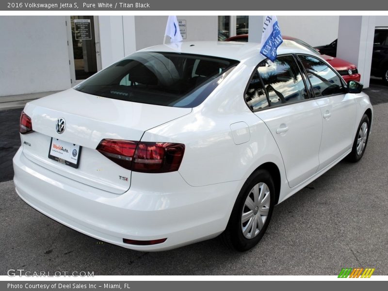 Pure White / Titan Black 2016 Volkswagen Jetta S