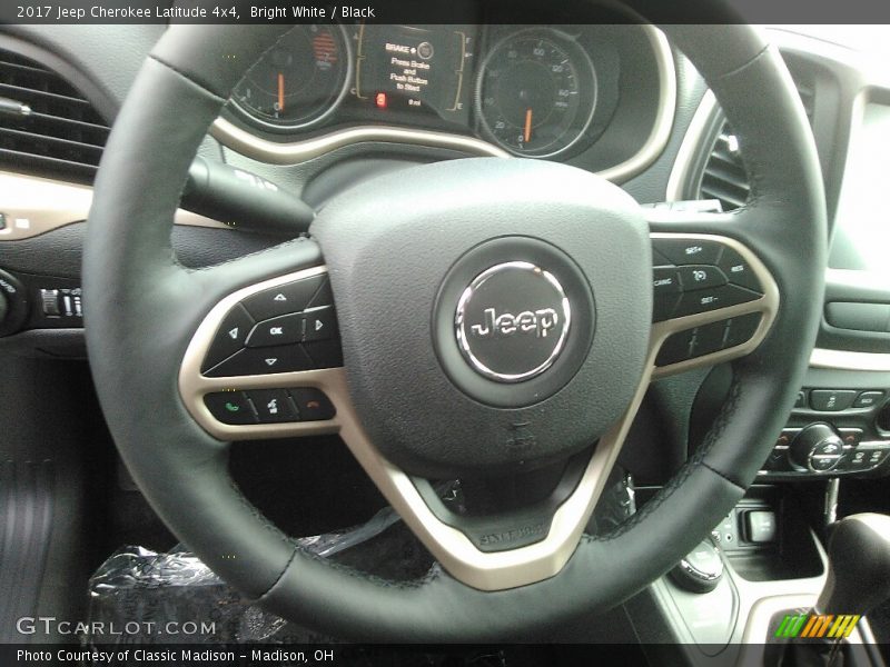 Bright White / Black 2017 Jeep Cherokee Latitude 4x4