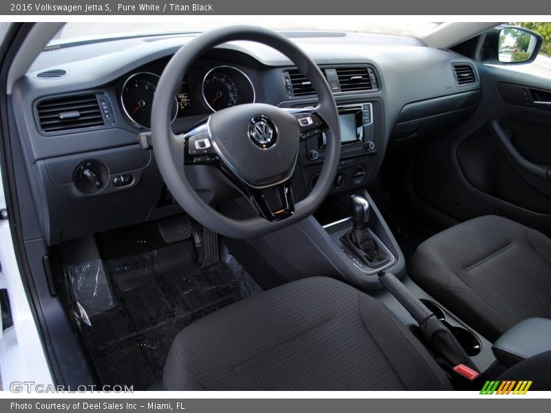 Pure White / Titan Black 2016 Volkswagen Jetta S