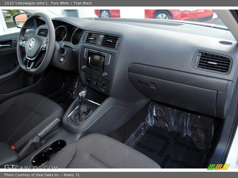 Pure White / Titan Black 2016 Volkswagen Jetta S