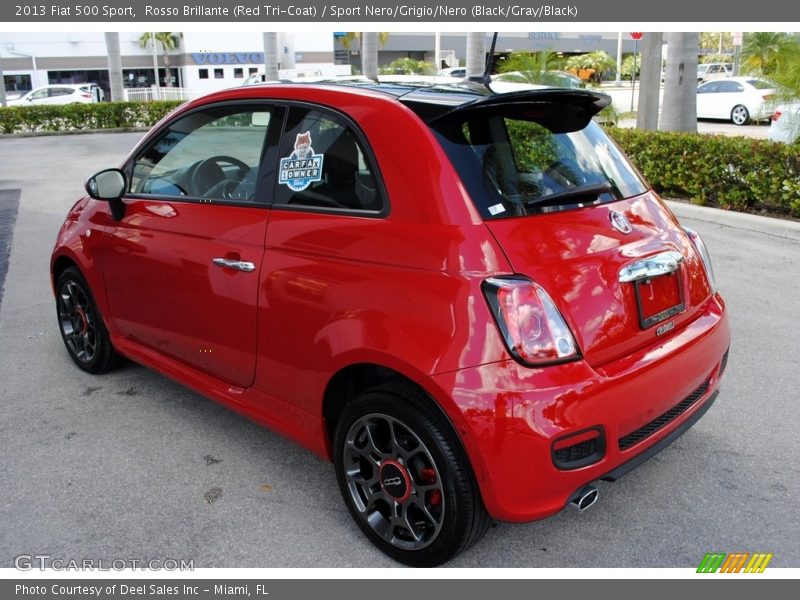 Rosso Brillante (Red Tri-Coat) / Sport Nero/Grigio/Nero (Black/Gray/Black) 2013 Fiat 500 Sport