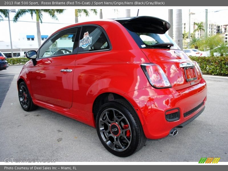 Rosso Brillante (Red Tri-Coat) / Sport Nero/Grigio/Nero (Black/Gray/Black) 2013 Fiat 500 Sport