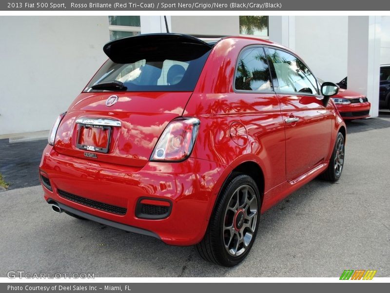 Rosso Brillante (Red Tri-Coat) / Sport Nero/Grigio/Nero (Black/Gray/Black) 2013 Fiat 500 Sport