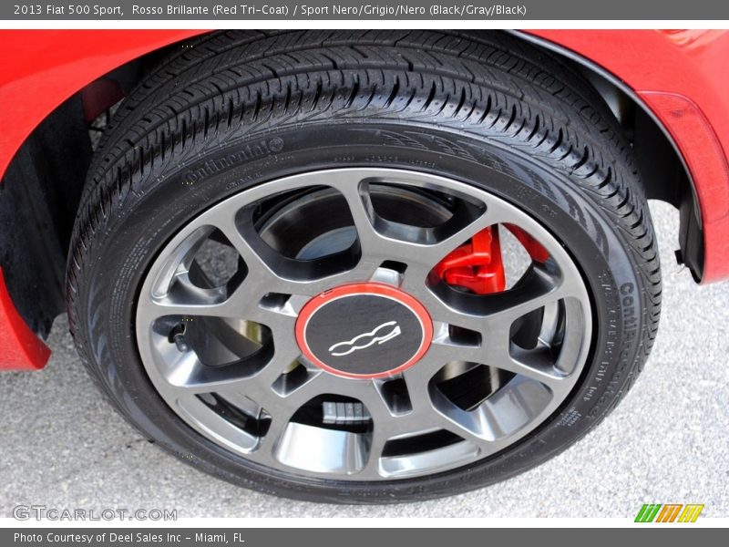 Rosso Brillante (Red Tri-Coat) / Sport Nero/Grigio/Nero (Black/Gray/Black) 2013 Fiat 500 Sport