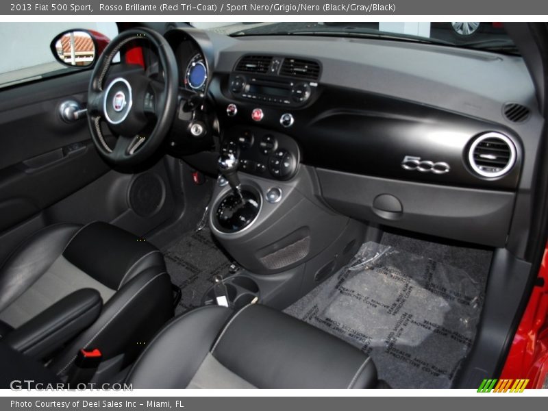 Rosso Brillante (Red Tri-Coat) / Sport Nero/Grigio/Nero (Black/Gray/Black) 2013 Fiat 500 Sport