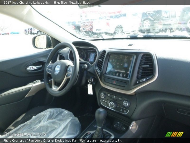 Billet Silver Metallic / Black 2017 Jeep Cherokee Latitude 4x4