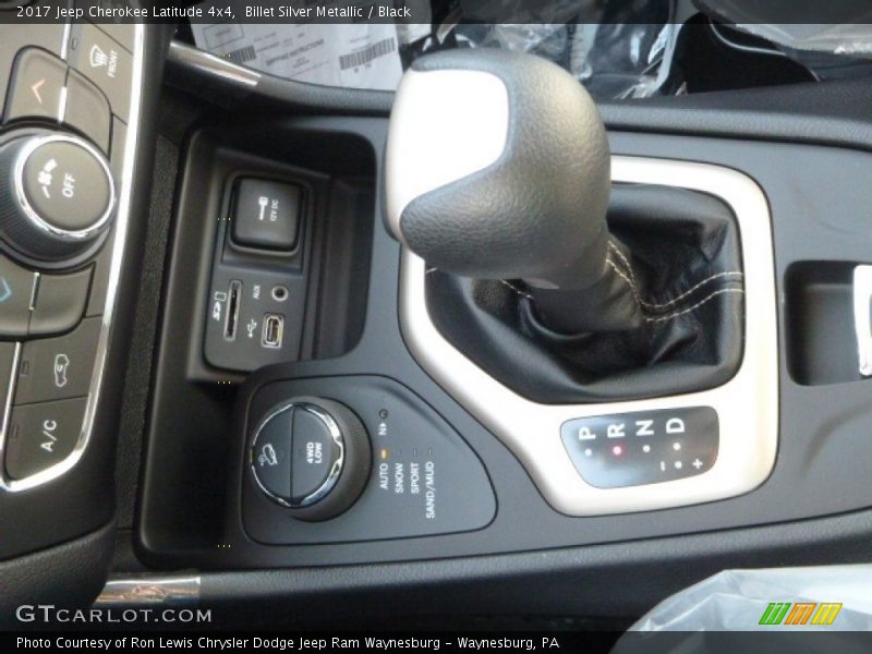 Billet Silver Metallic / Black 2017 Jeep Cherokee Latitude 4x4