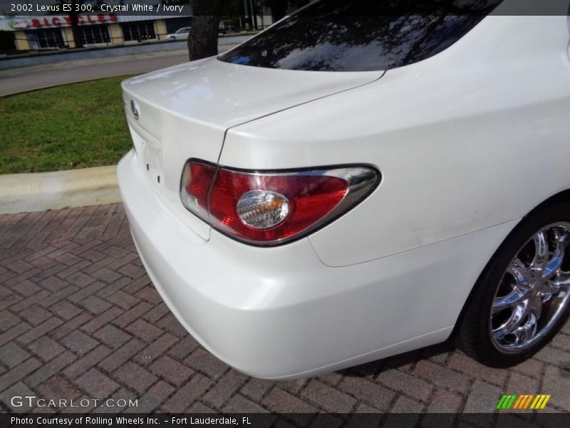 Crystal White / Ivory 2002 Lexus ES 300