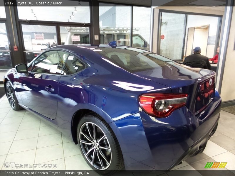 Oceanic / Black 2017 Toyota 86