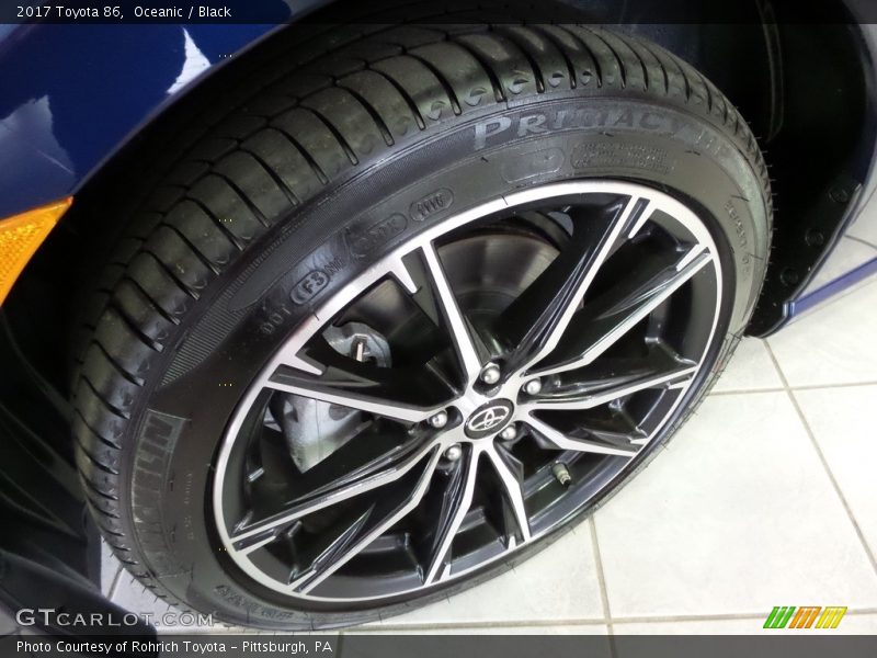 Oceanic / Black 2017 Toyota 86