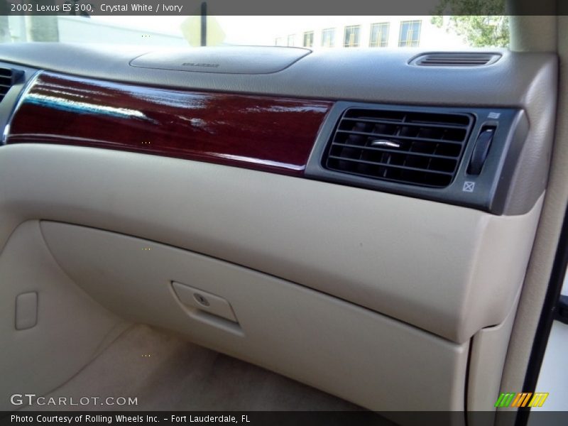 Crystal White / Ivory 2002 Lexus ES 300