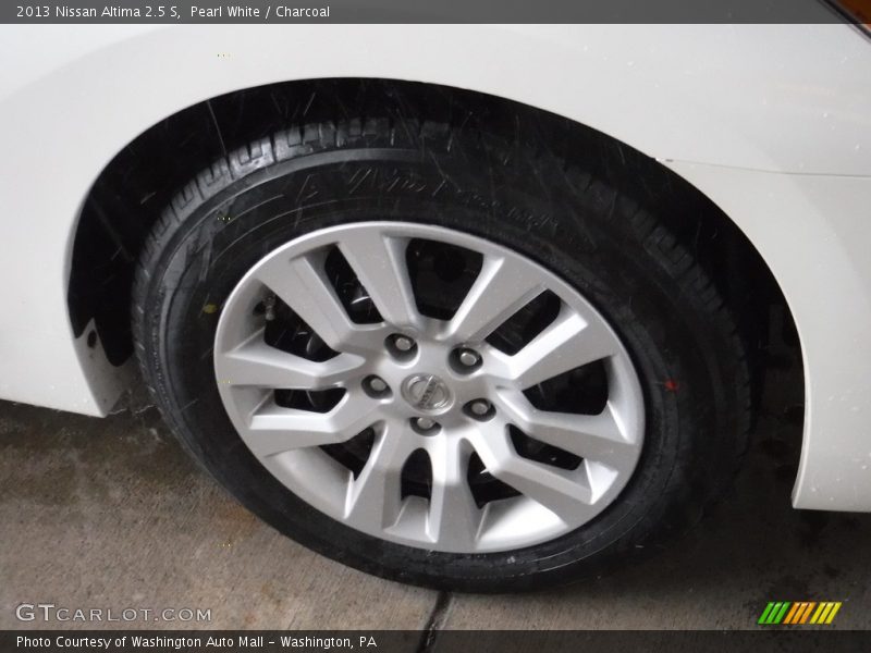 Pearl White / Charcoal 2013 Nissan Altima 2.5 S