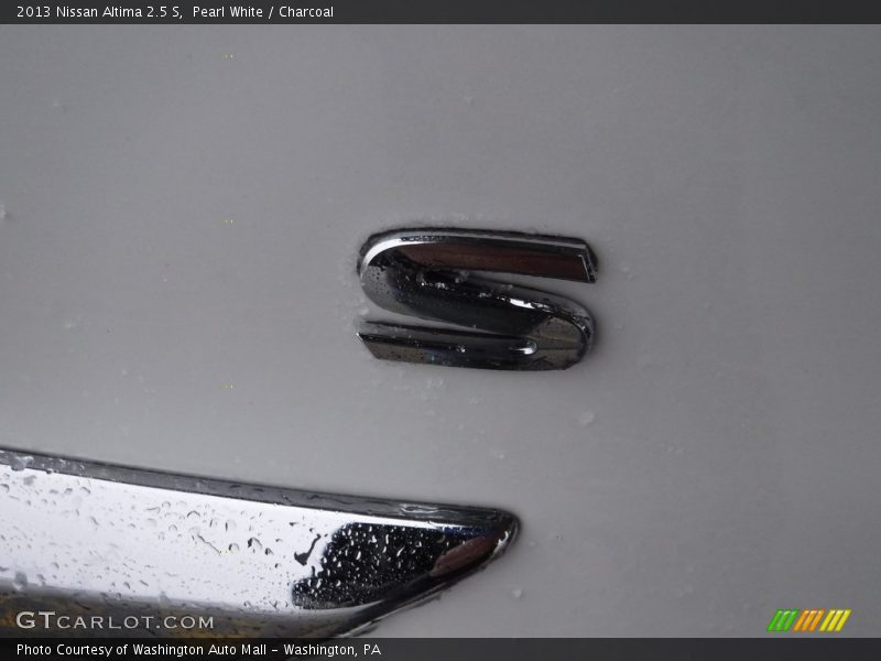 Pearl White / Charcoal 2013 Nissan Altima 2.5 S