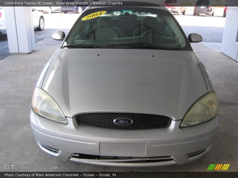 Silver Frost Metallic / Medium Graphite 2004 Ford Taurus SE Sedan