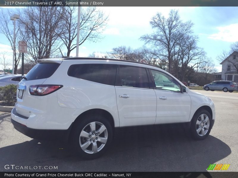 Summit White / Ebony 2017 Chevrolet Traverse LT AWD