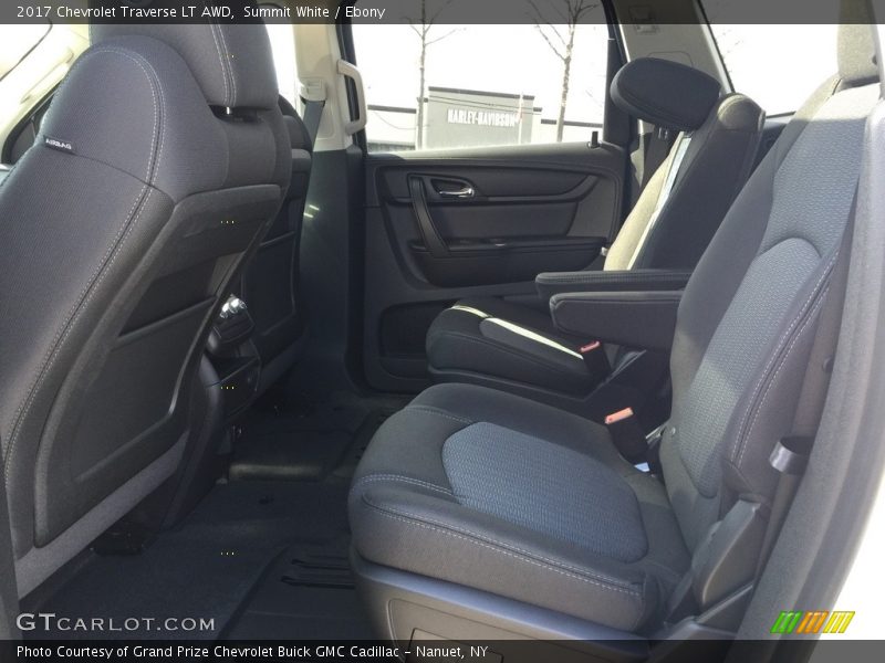 Summit White / Ebony 2017 Chevrolet Traverse LT AWD