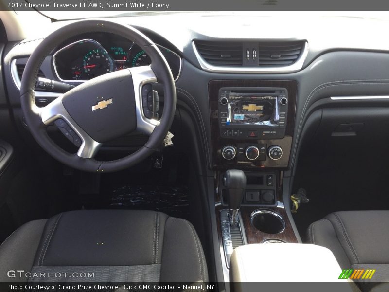 Summit White / Ebony 2017 Chevrolet Traverse LT AWD