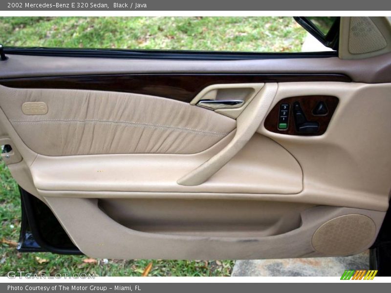 Door Panel of 2002 E 320 Sedan