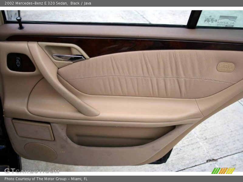 Door Panel of 2002 E 320 Sedan