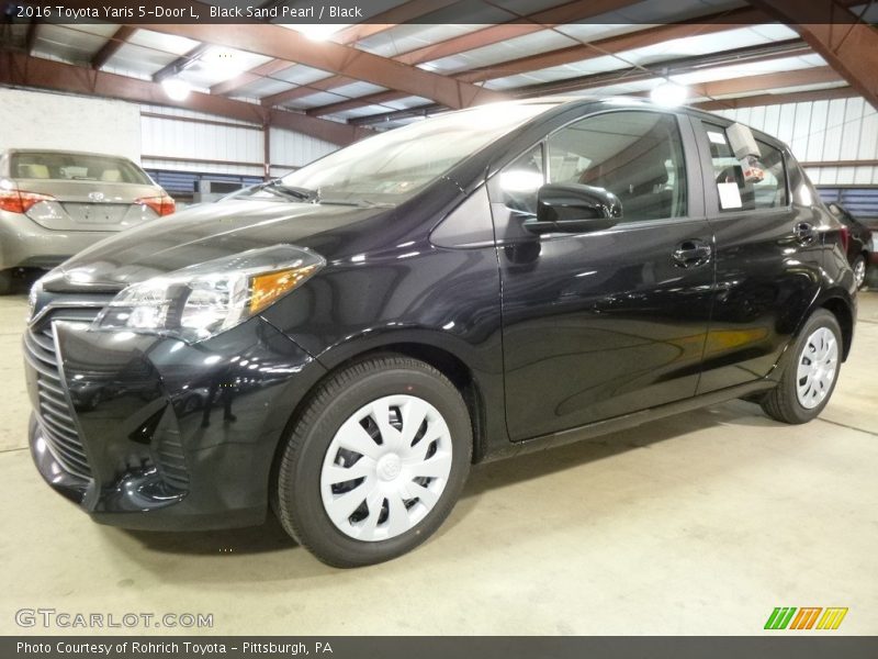 Black Sand Pearl / Black 2016 Toyota Yaris 5-Door L