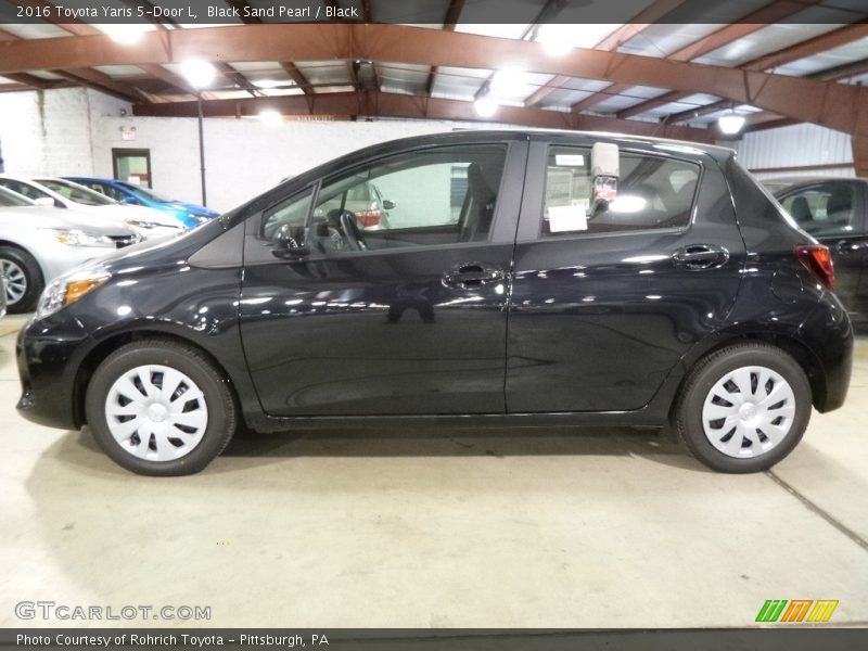 Black Sand Pearl / Black 2016 Toyota Yaris 5-Door L