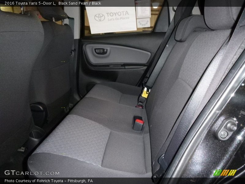 Black Sand Pearl / Black 2016 Toyota Yaris 5-Door L