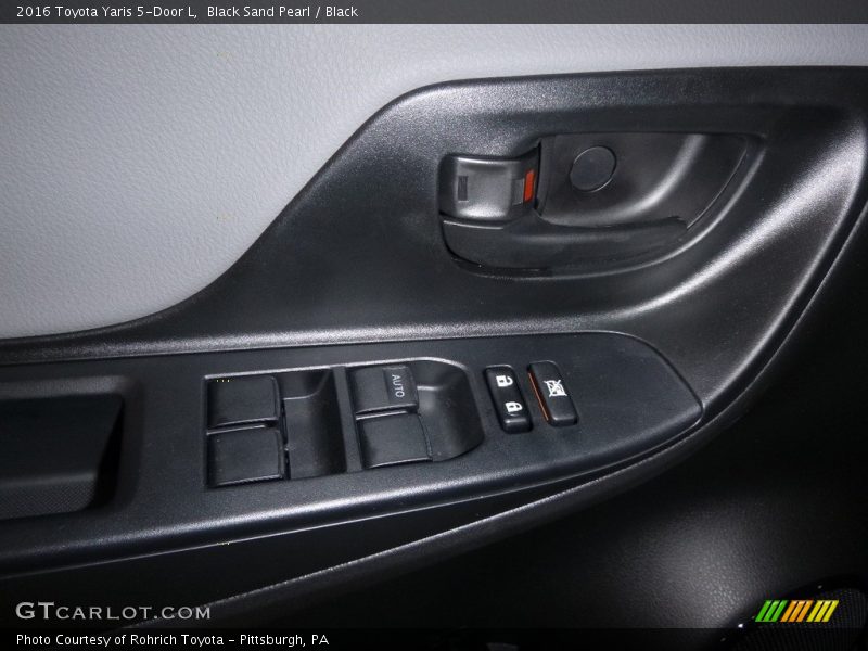 Black Sand Pearl / Black 2016 Toyota Yaris 5-Door L