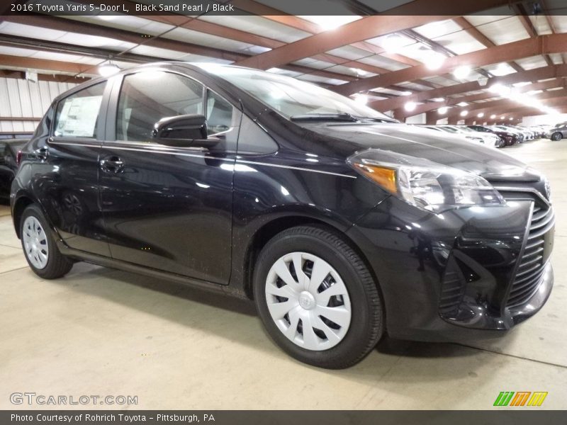 Black Sand Pearl / Black 2016 Toyota Yaris 5-Door L